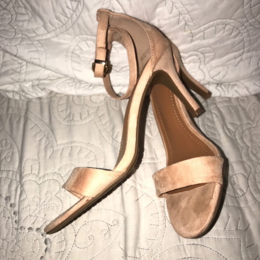 Forever21 nude/blush heels - Picture 5 of 5